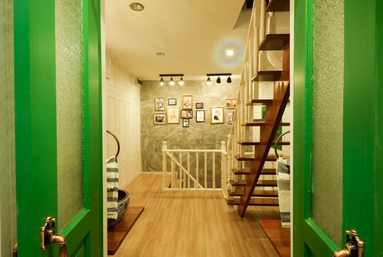 Ratana Boutique Hostel Bangkok Buitenkant foto